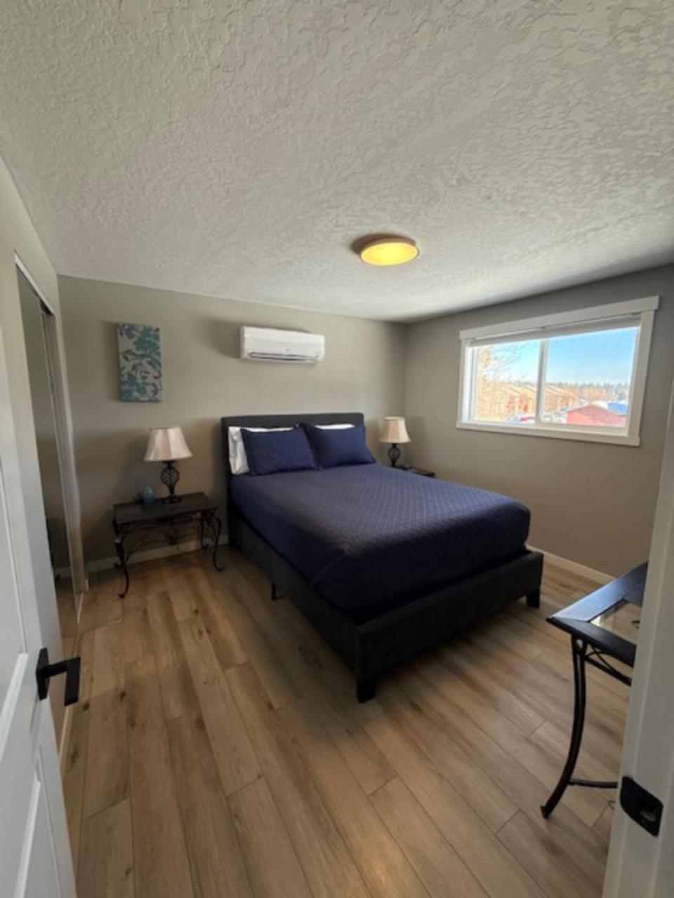 Valley Escape In Quiet Area Neighborhood Spokane Valley Room photo