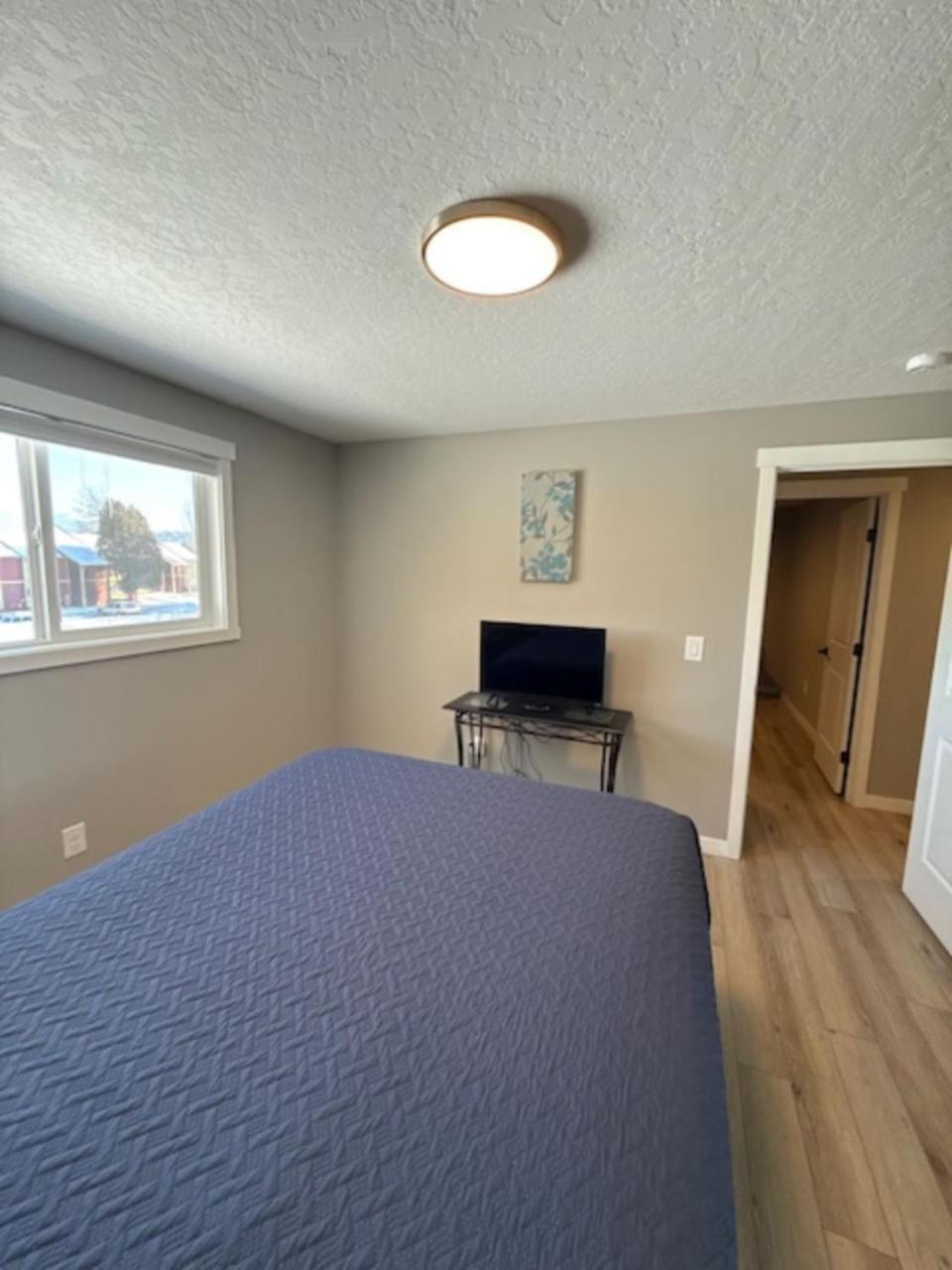 Valley Escape In Quiet Area Neighborhood Spokane Valley Room photo